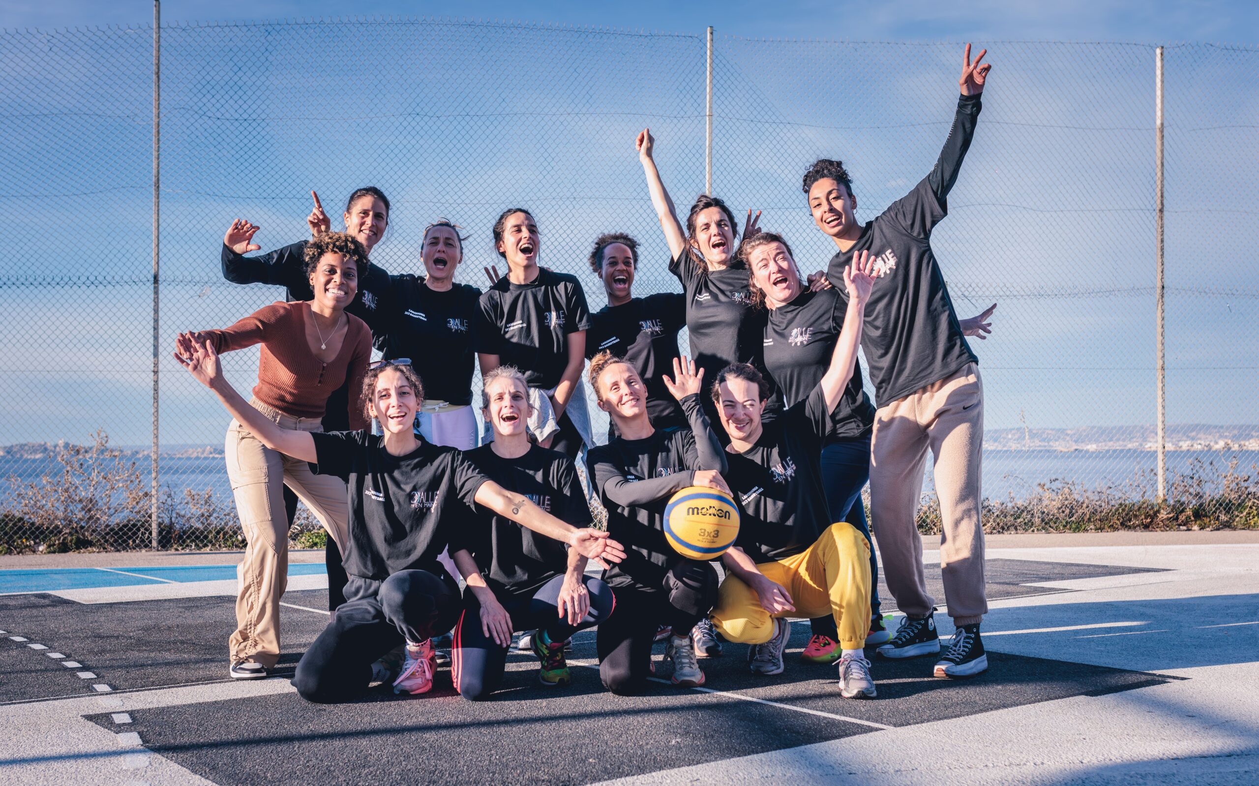 Photo de groupe de l'équipe et des coachs